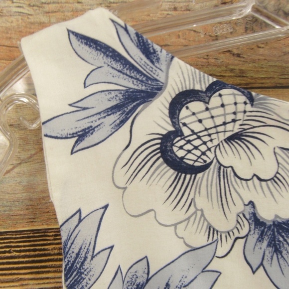 Breeches Blue/Off-White Sleeveless Back-Button Dress 4 - Picture 14 of 16